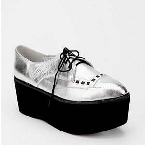 Jeffrey Campbell SINGER Silver Point toe creepers